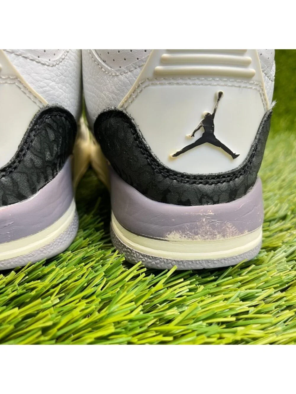 Nike Air Jordan 3 Retro Boys Size 13C White Athletic Basketball Shoes Sneakers